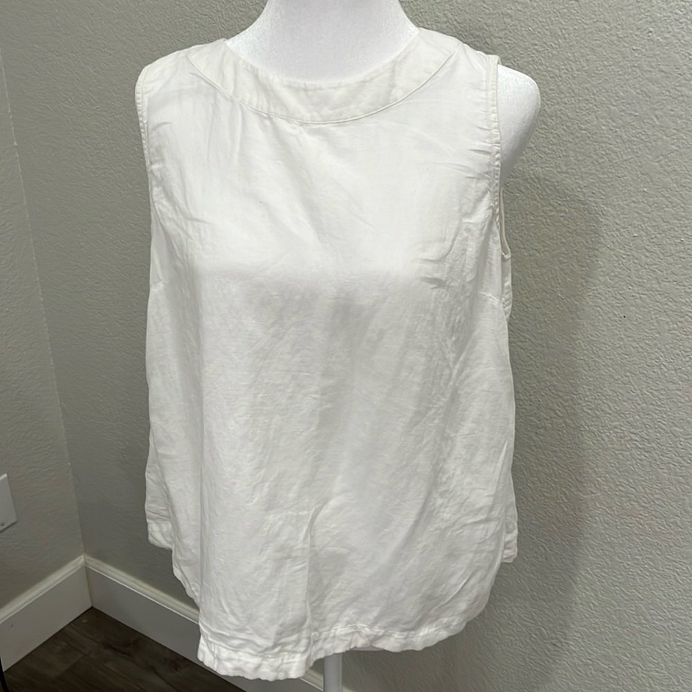 ⭐️✨3 for$20 ✨⭐️Talbots shirt in  Medium petites